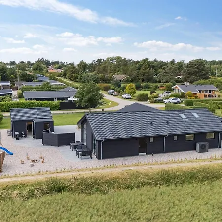 Christian - 600m From The Sea By Interhome Nyaraló *